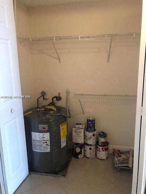 LAKEWOOD VILLAGE - Residential