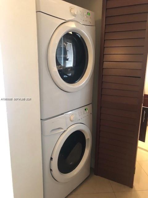 LAKEWOOD VILLAGE - Residential