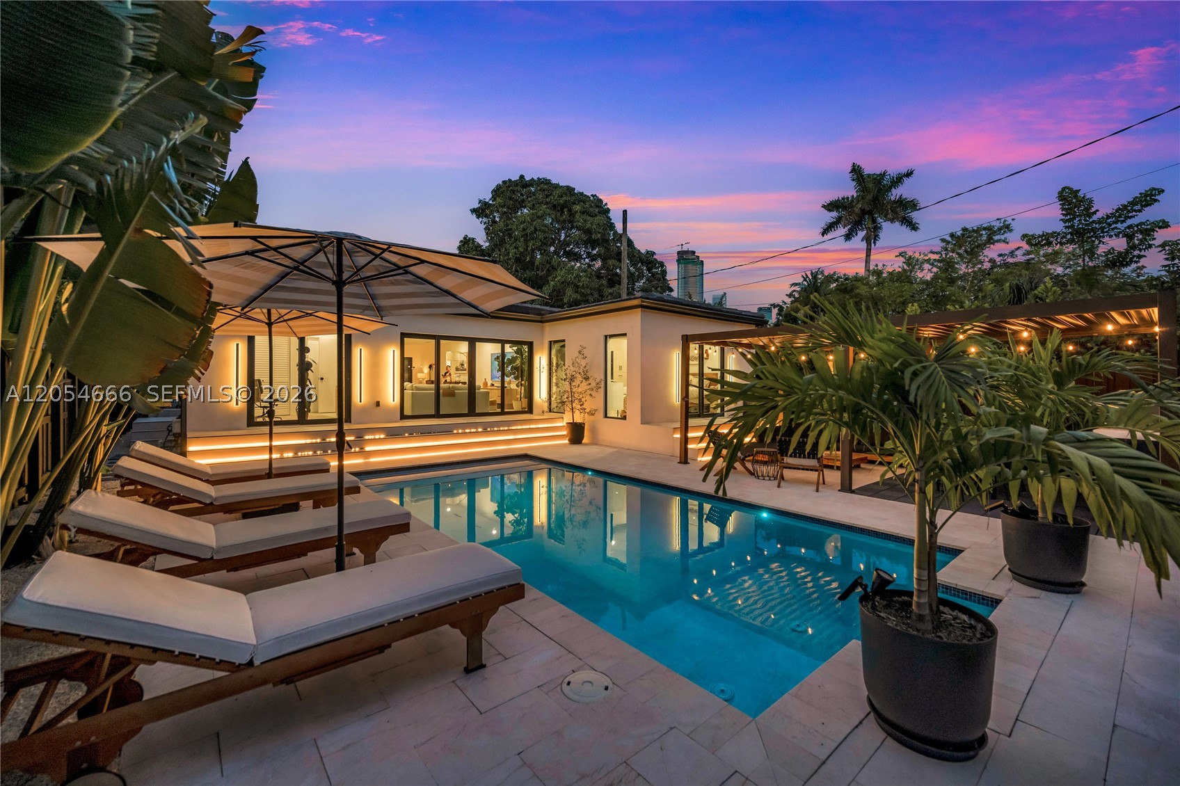 530 SW 18th Ter