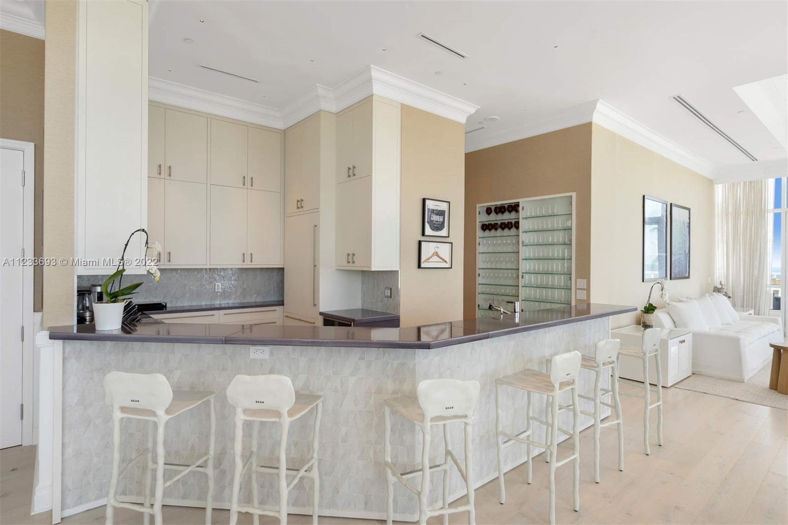 FONTAINEBLEAU II CONDO - Residential