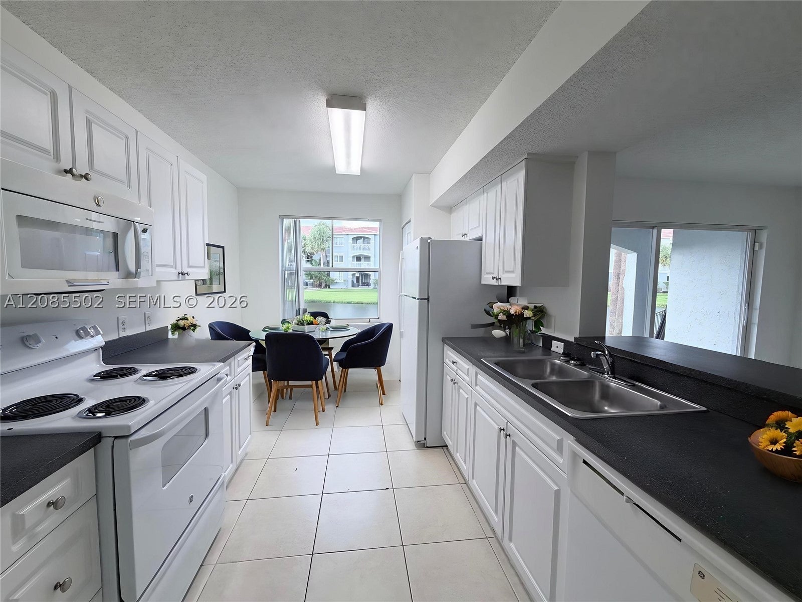9645 NW 1st Ct 1-110, Pembroke Pines, FL, 33024/$325,000 2 9645 NW 1st Ct 1-110
