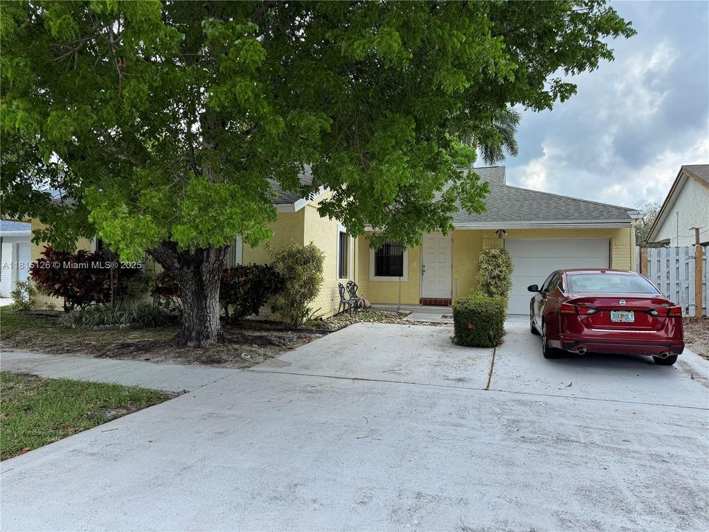 Photo of 21386 Summertrace Cir, Boca Raton, FL 33428 (MLS # A11815126)