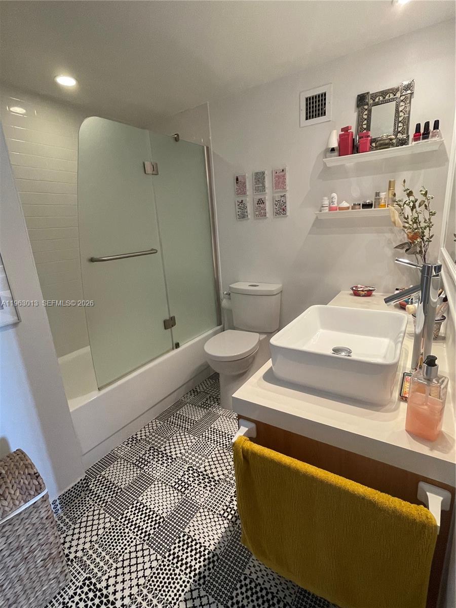 MIRADOR 1200 CONDO - Residential