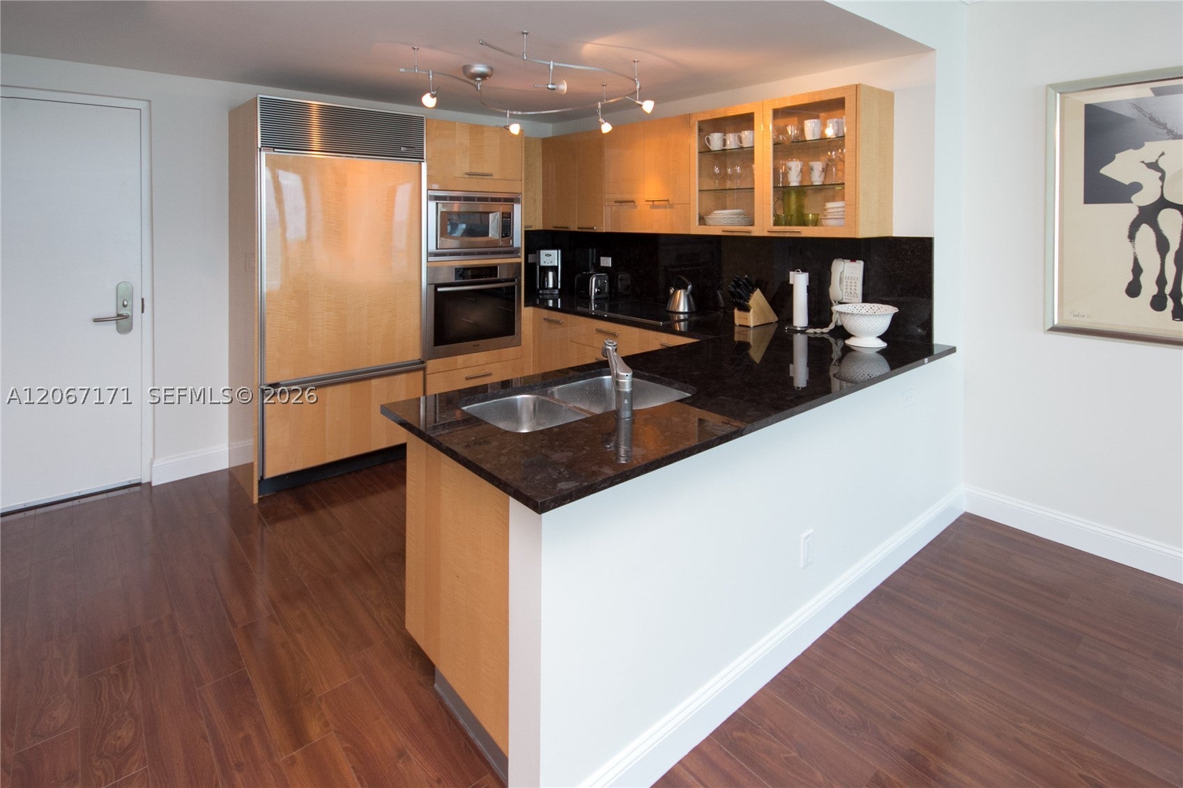 6799 Collins Ave 1103