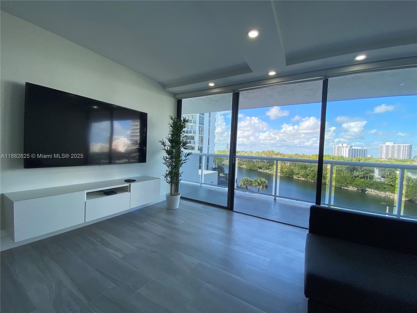 WATERVIEW CONDO - Residential Lease