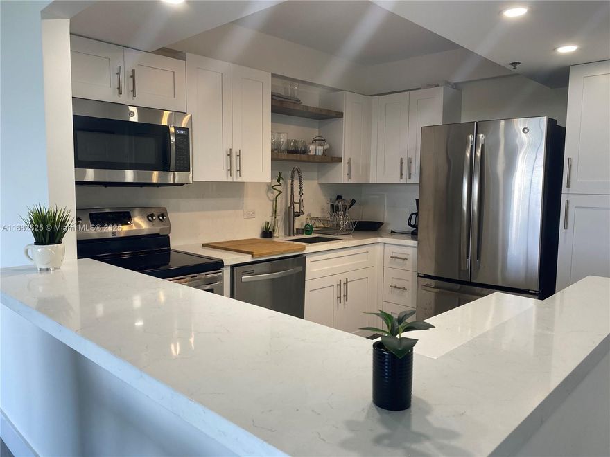 Beautifully renovated split-design condo with direct Intracoastal and Aventura sunset views, overlooking Turnberry Country Club and Soffer Trail. Located in Waterview, a gated community with concierge and on-site management, this spacious 2BR/2BA offers a wraparound glass balcony accessible from bedrooms and living room, modern kitchen with quartz countertops, stainless steel appliances, custom closets, and a large master bath.

Enjoy resort-style amenities: valet parking, 24/7 security, mezzanine pool deck, spa, BBQ area, gym, business center, and clubhouse. Laundry on each floor with reliable service. Prime location near Aventura Mall, Waterways, and Aventura Park Square.