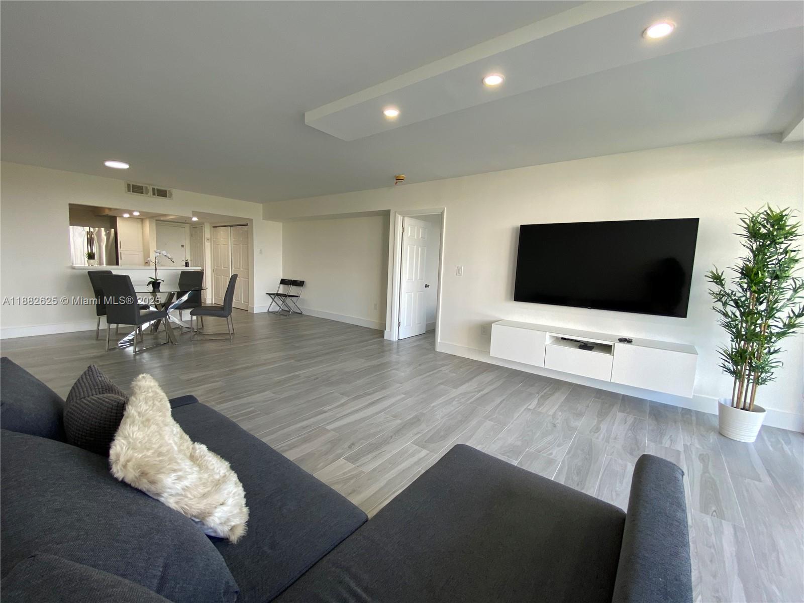 WATERVIEW CONDO - Residential Lease