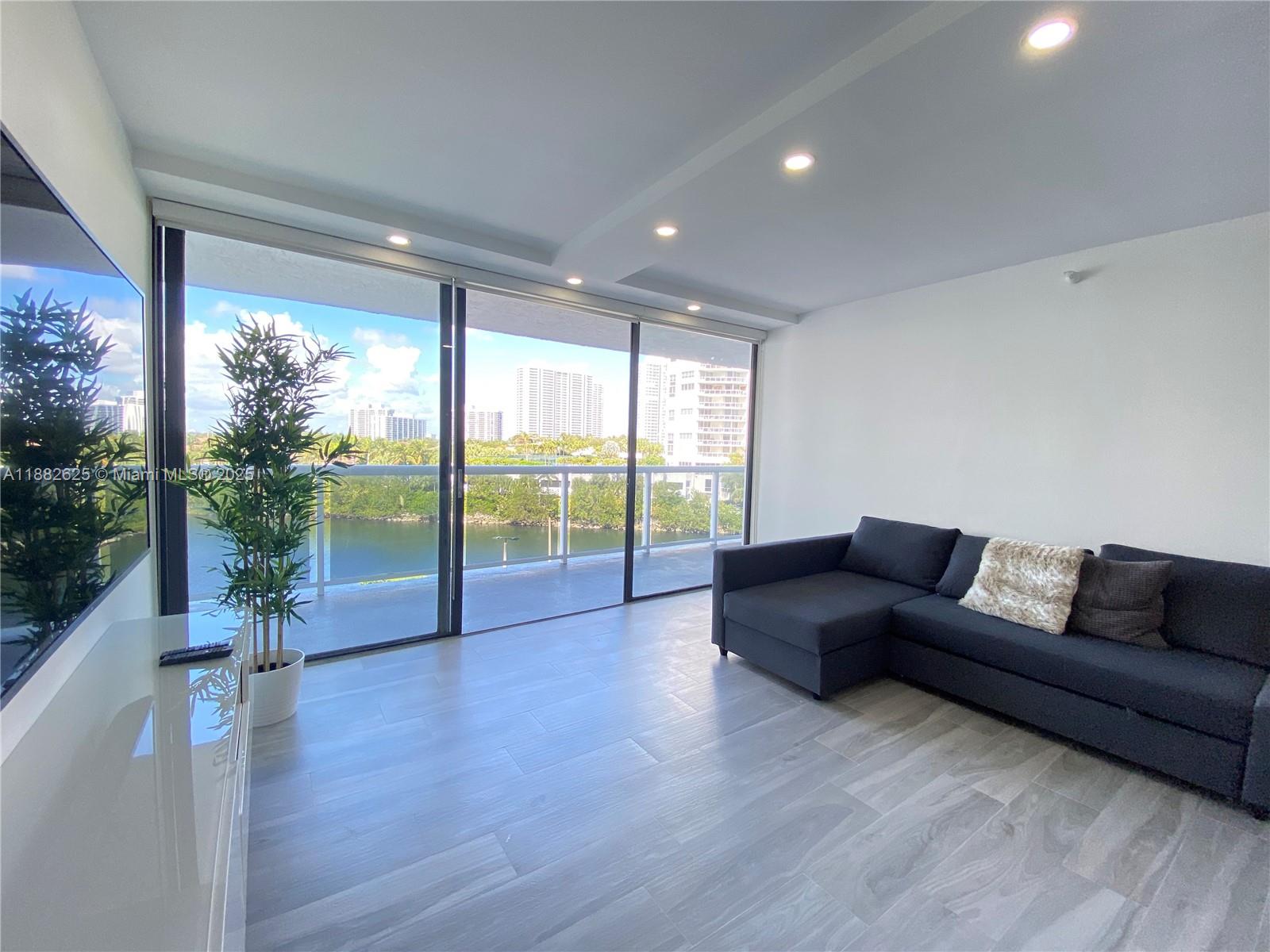 WATERVIEW CONDO - Residential Lease