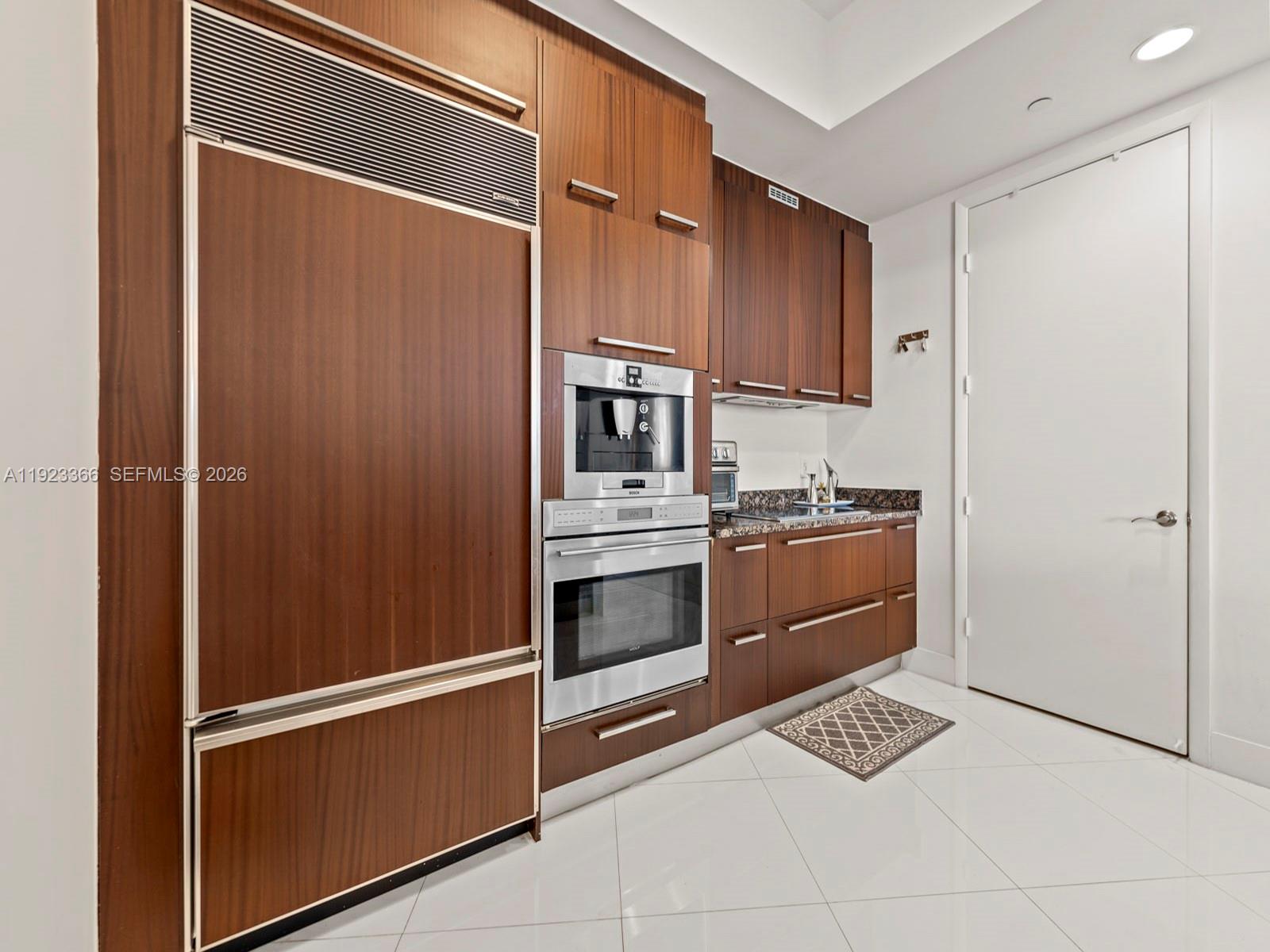 TDR TOWER II CONDO - Residential