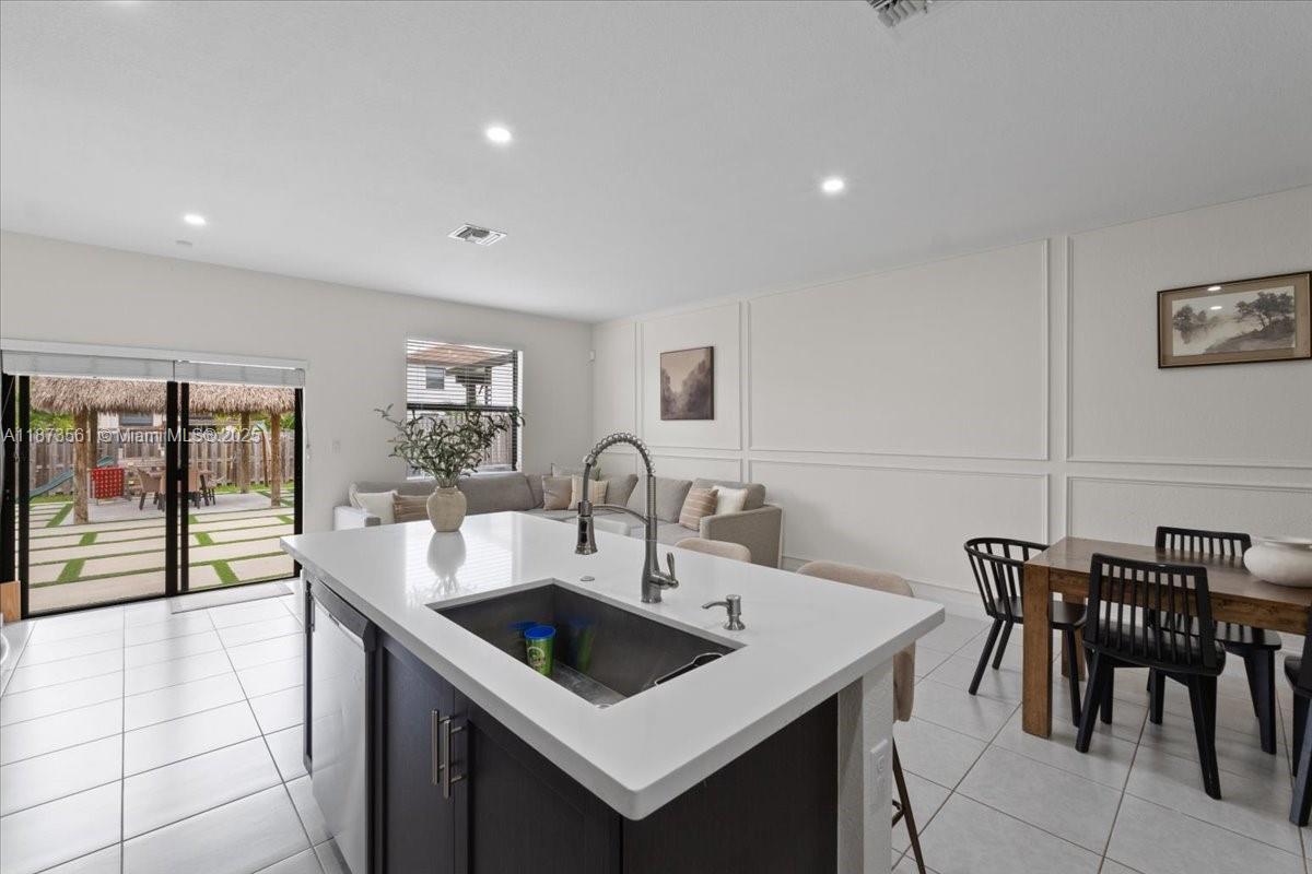 S ALLAPATTAH GARDENS - Residential