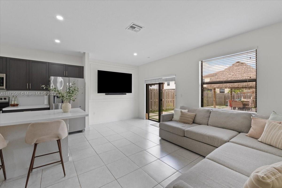 S ALLAPATTAH GARDENS - Residential