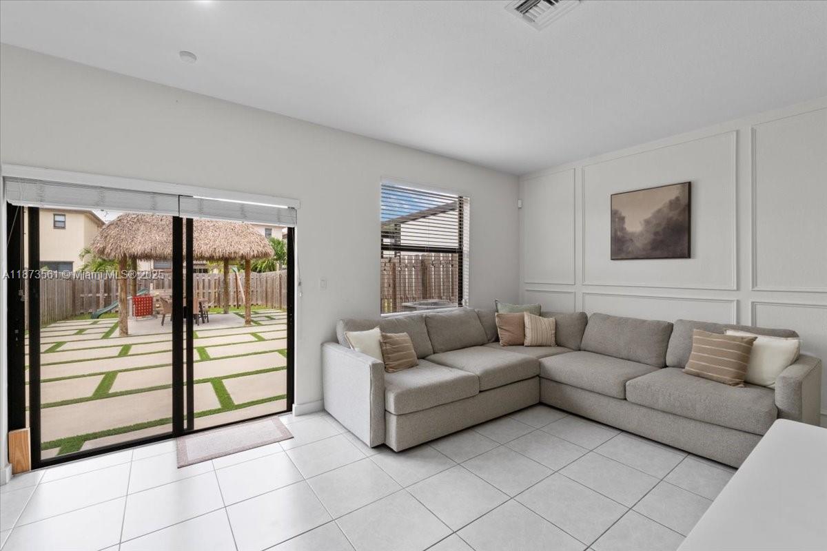 S ALLAPATTAH GARDENS - Residential