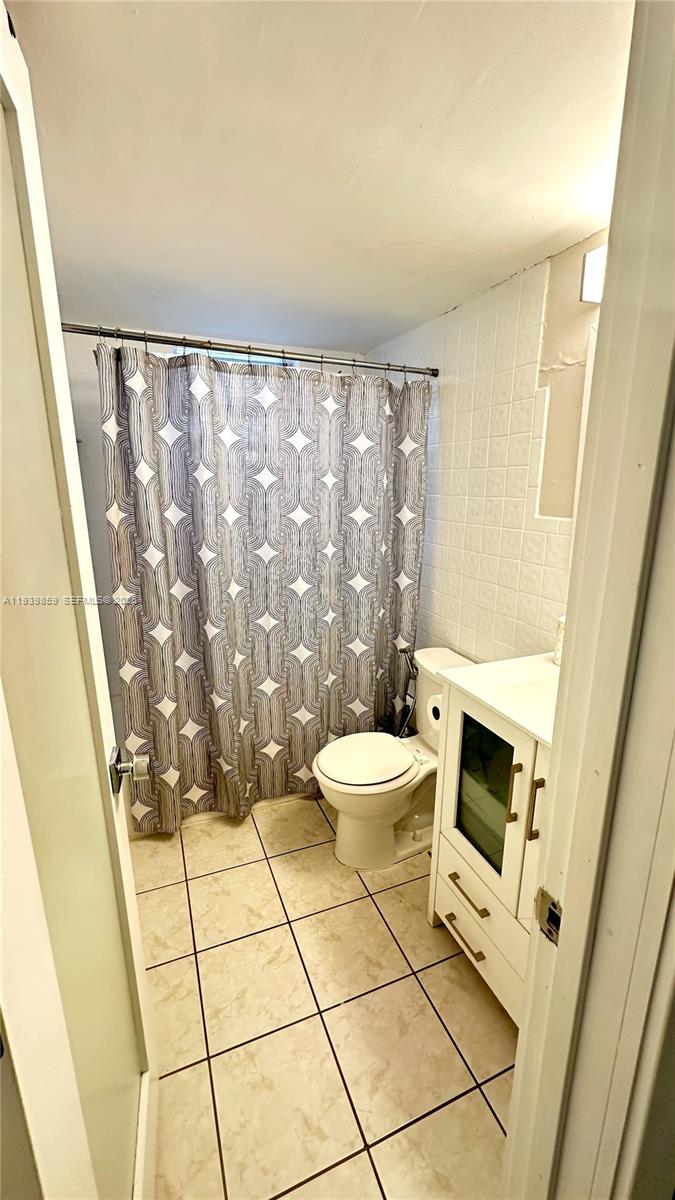 WILDWOOD RIVER VILLAS CON - Residential