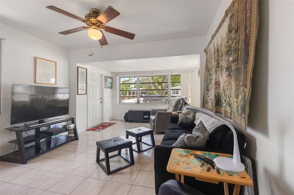 Photo of 216 SW 21st St, Fort Lauderdale, FL 33315 (MLS # A11624585)