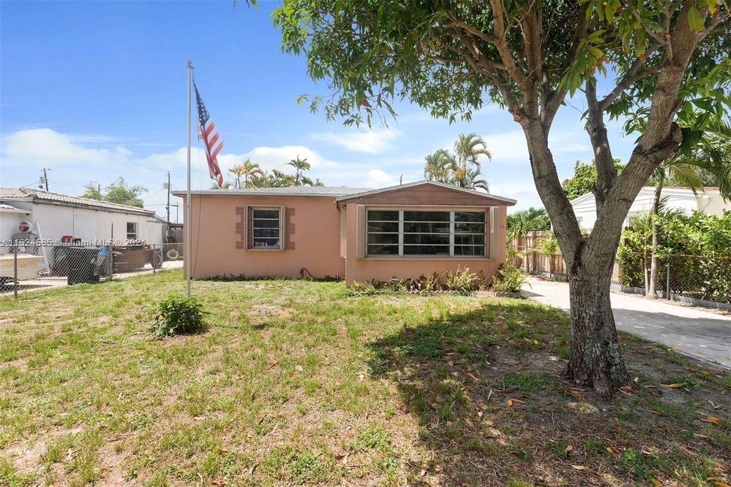 Photo of 216 SW 21st St, Fort Lauderdale, FL 33315 (MLS # A11624585)