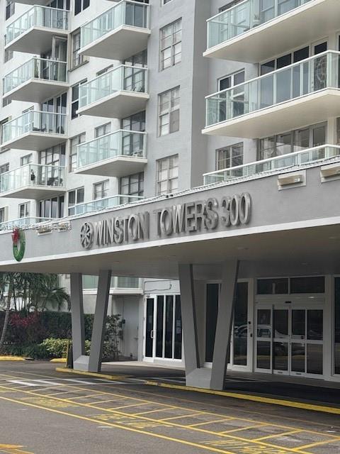 WINSTON TOWER 300 CONDO - Residential
