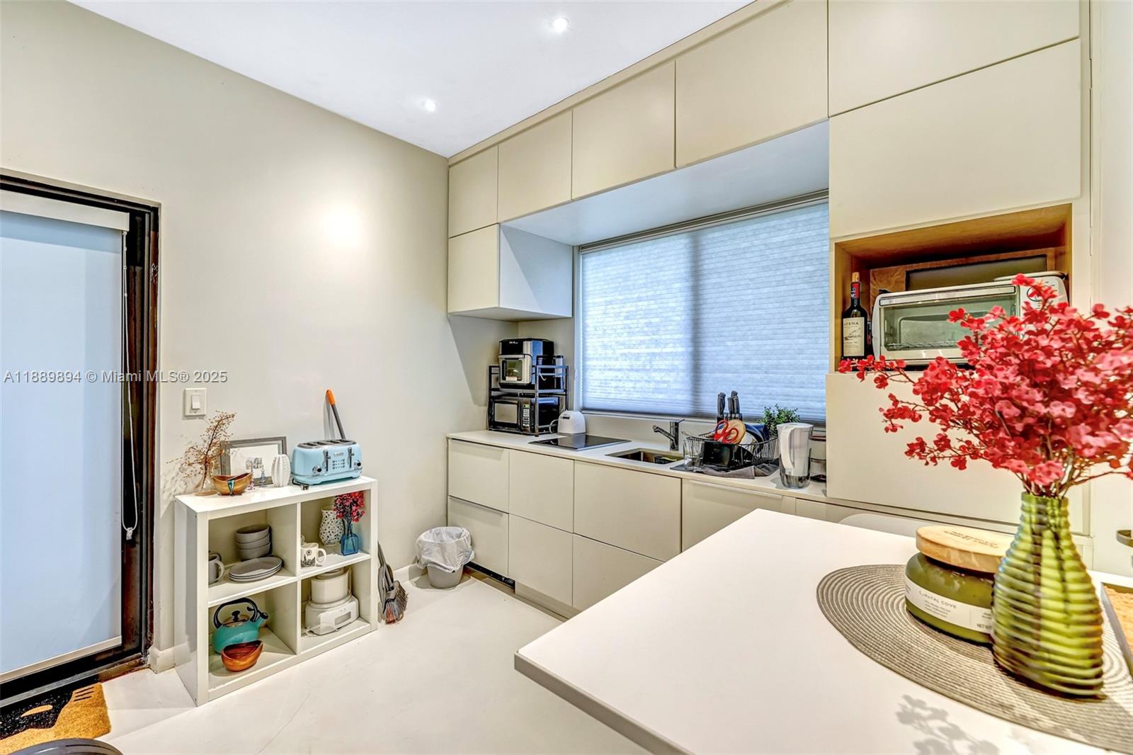 DIXIE GARDENS - Residential