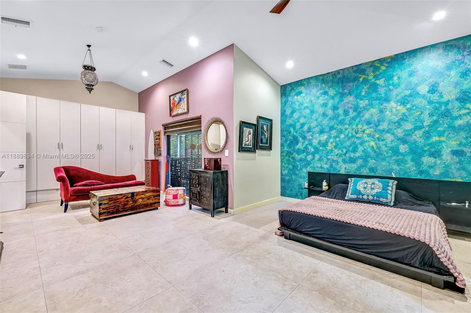 DIXIE GARDENS - Residential