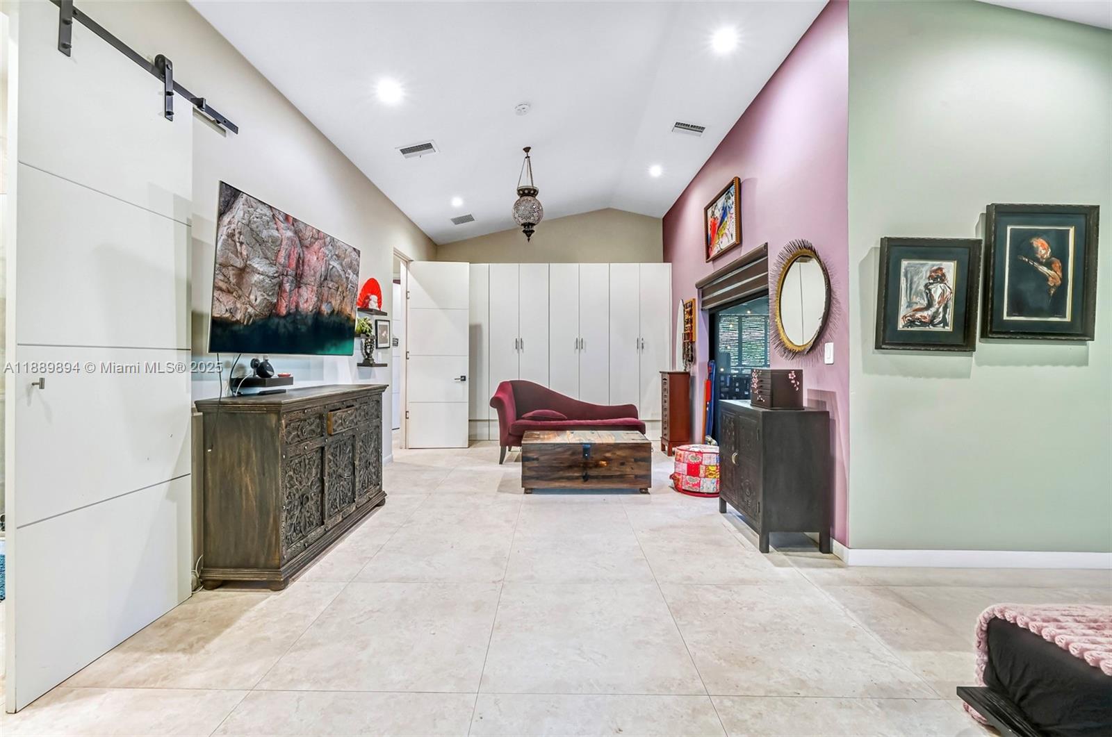 DIXIE GARDENS - Residential