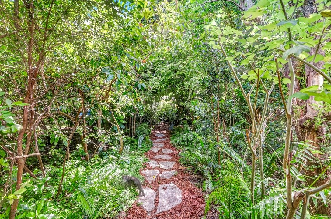 DIXIE GARDENS - Residential