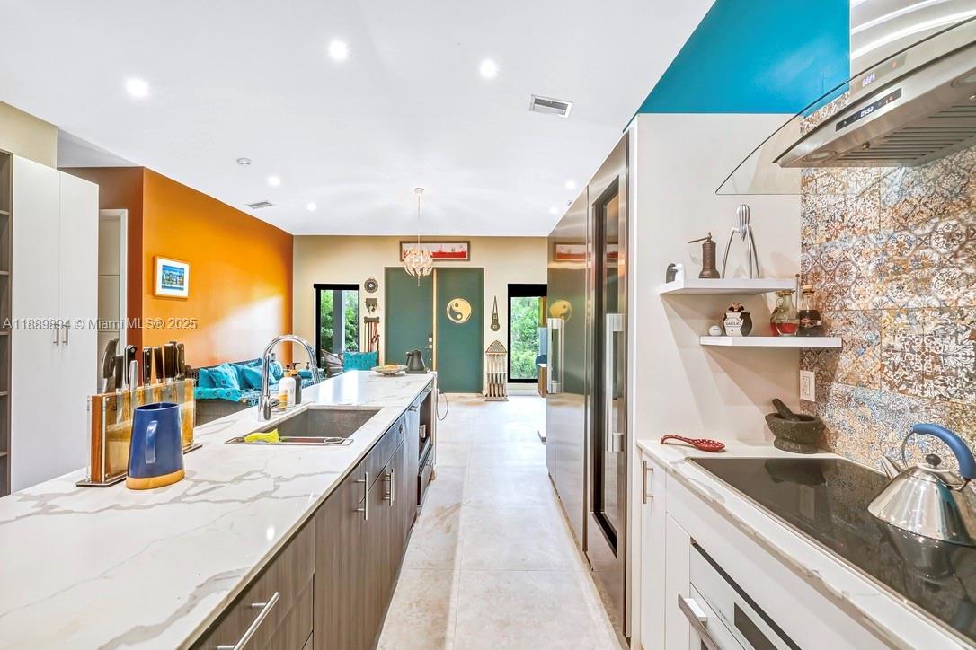 DIXIE GARDENS - Residential