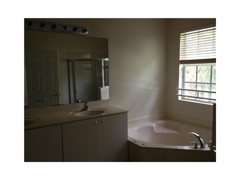 MURANO @ HAMPTON - Residential Lease