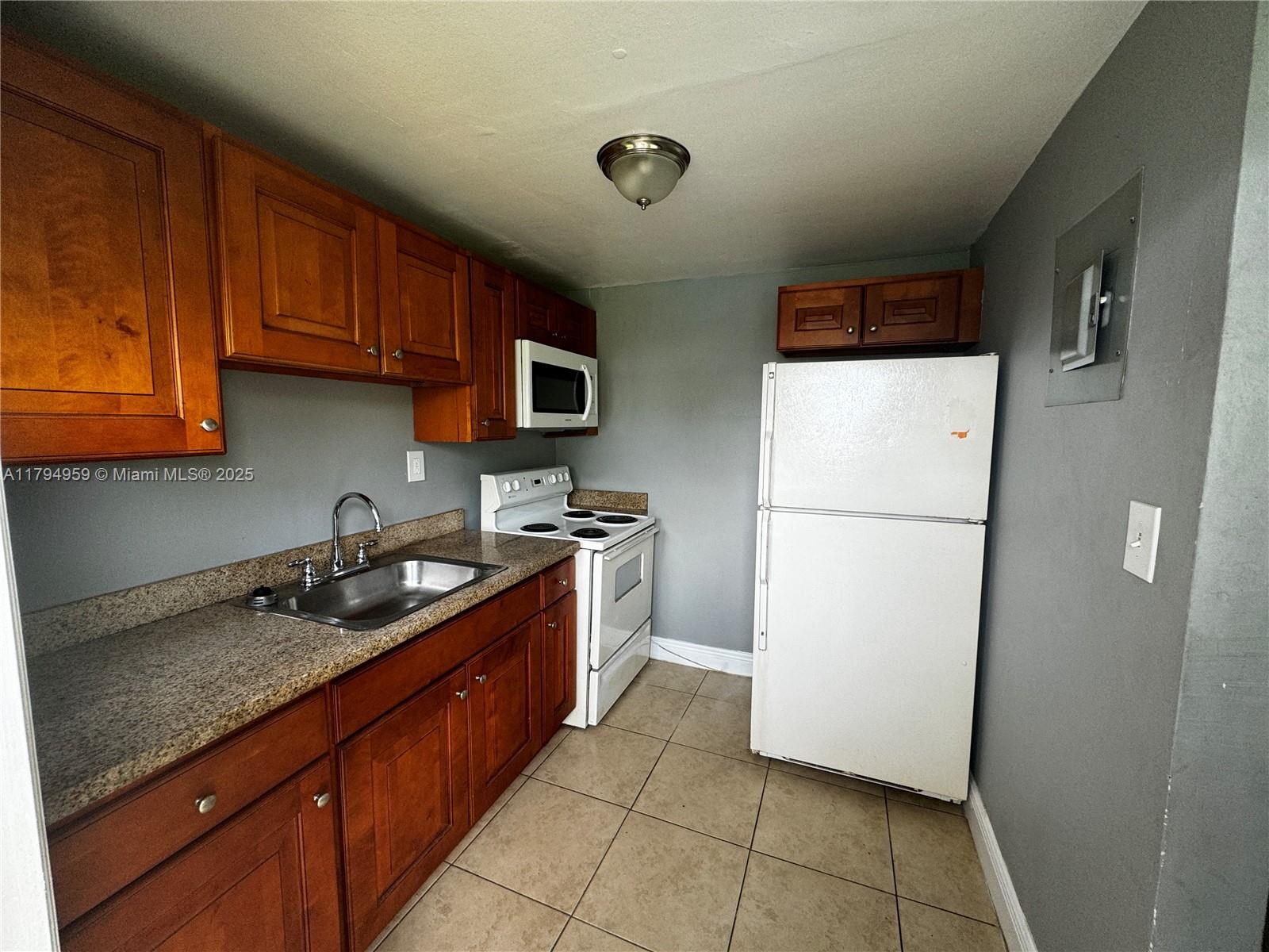 Rental Property at 4017 Sw 24th St 3, West Park, Broward County, Florida - Bedrooms: 2 
Bathrooms: 1  - $1,850 MO.