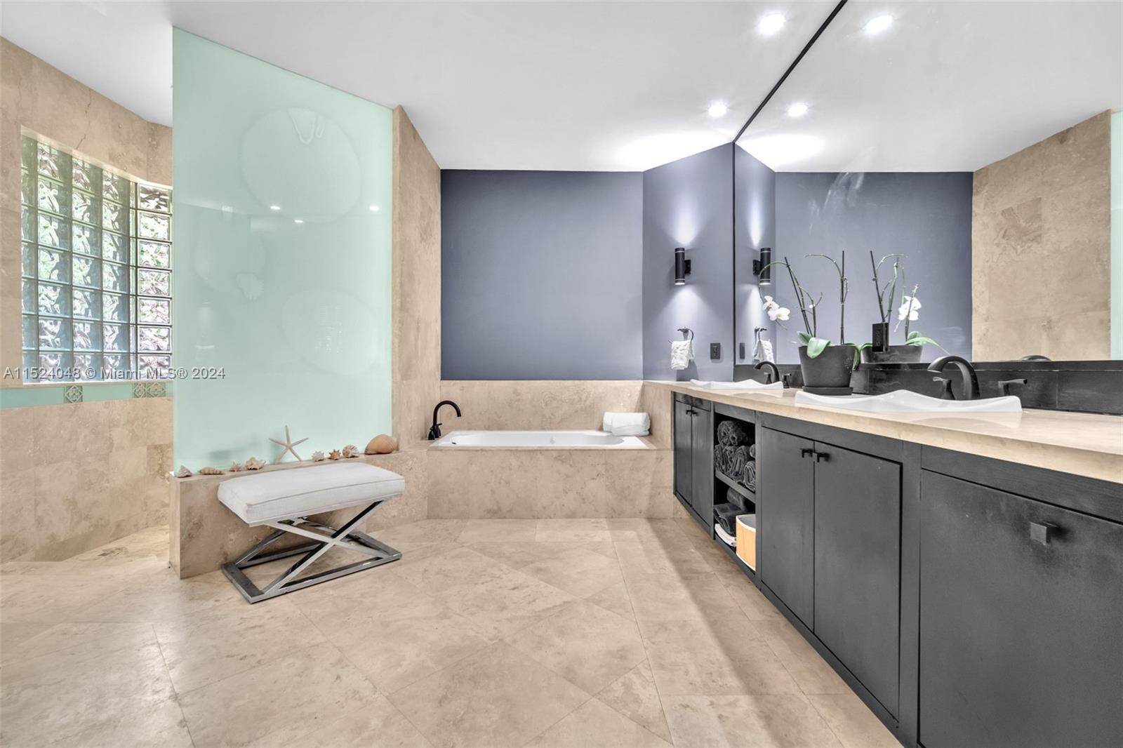 WINDMILL LAKE ESTATES - Residential