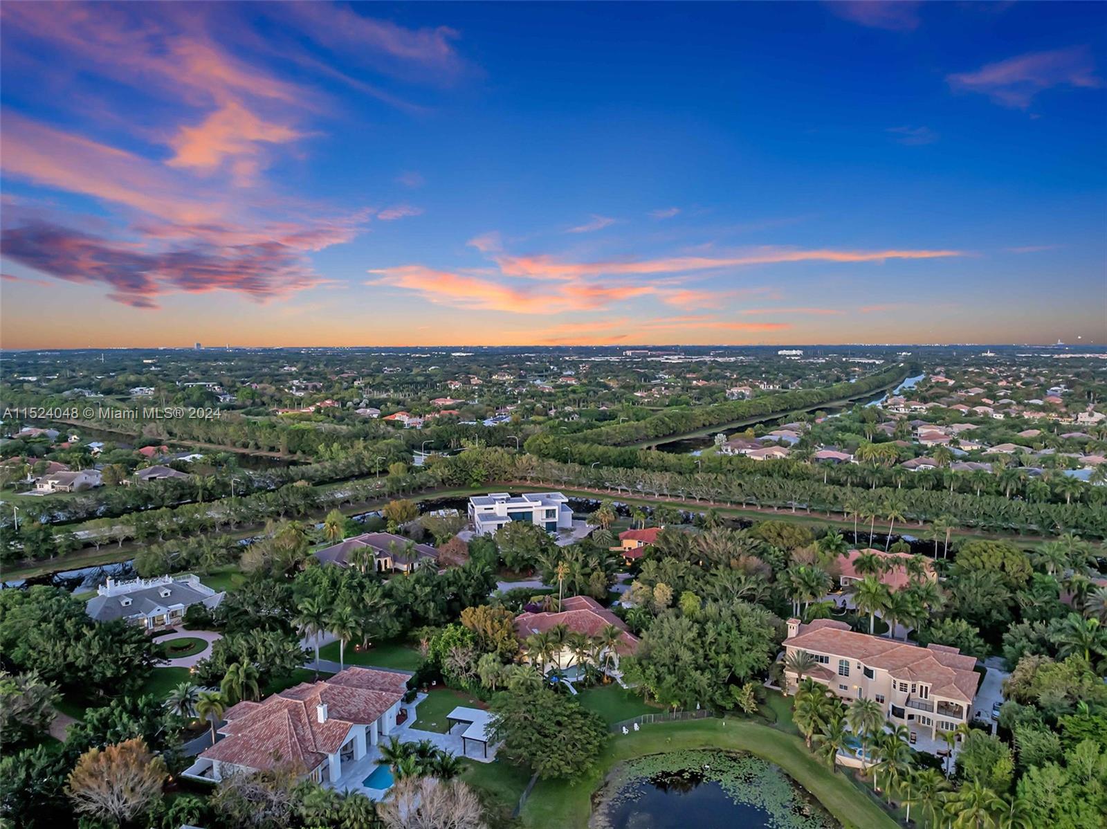 WINDMILL LAKE ESTATES - Residential