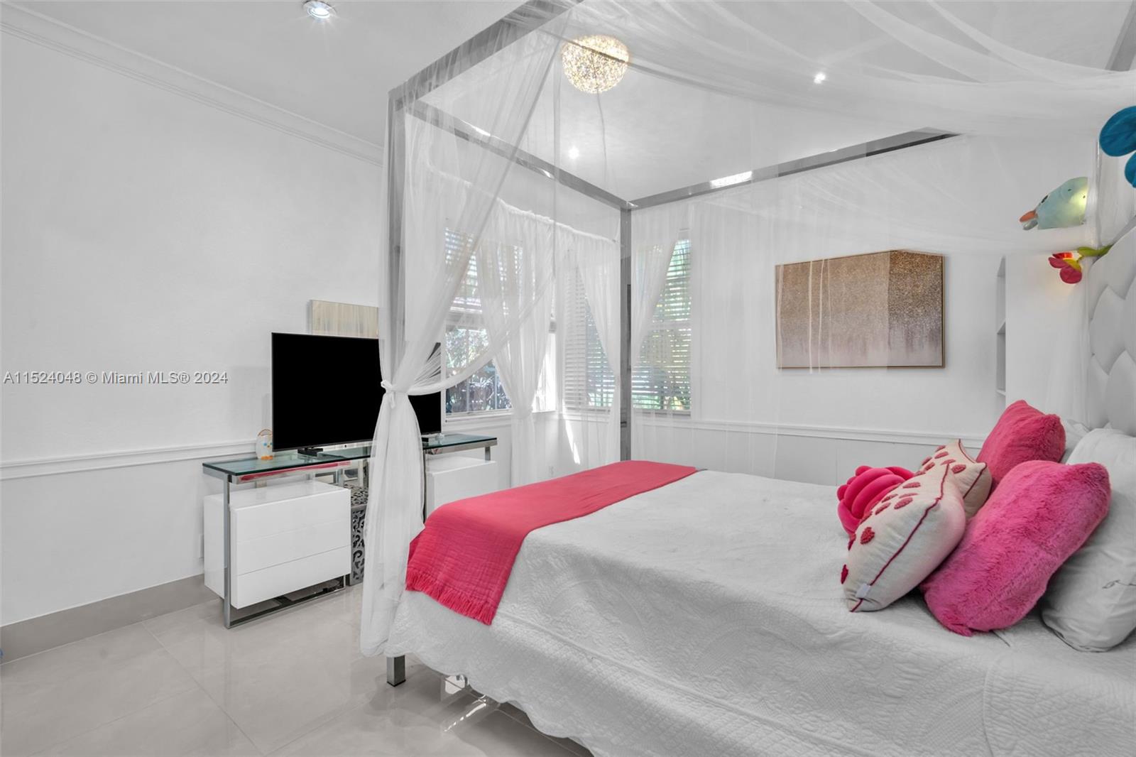 WINDMILL LAKE ESTATES - Residential