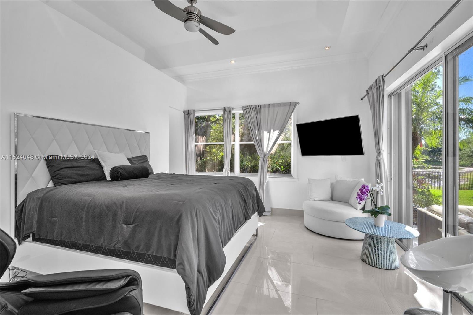 WINDMILL LAKE ESTATES - Residential