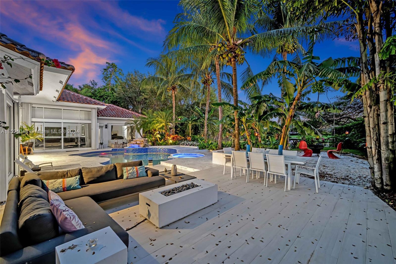 WINDMILL LAKE ESTATES - Residential