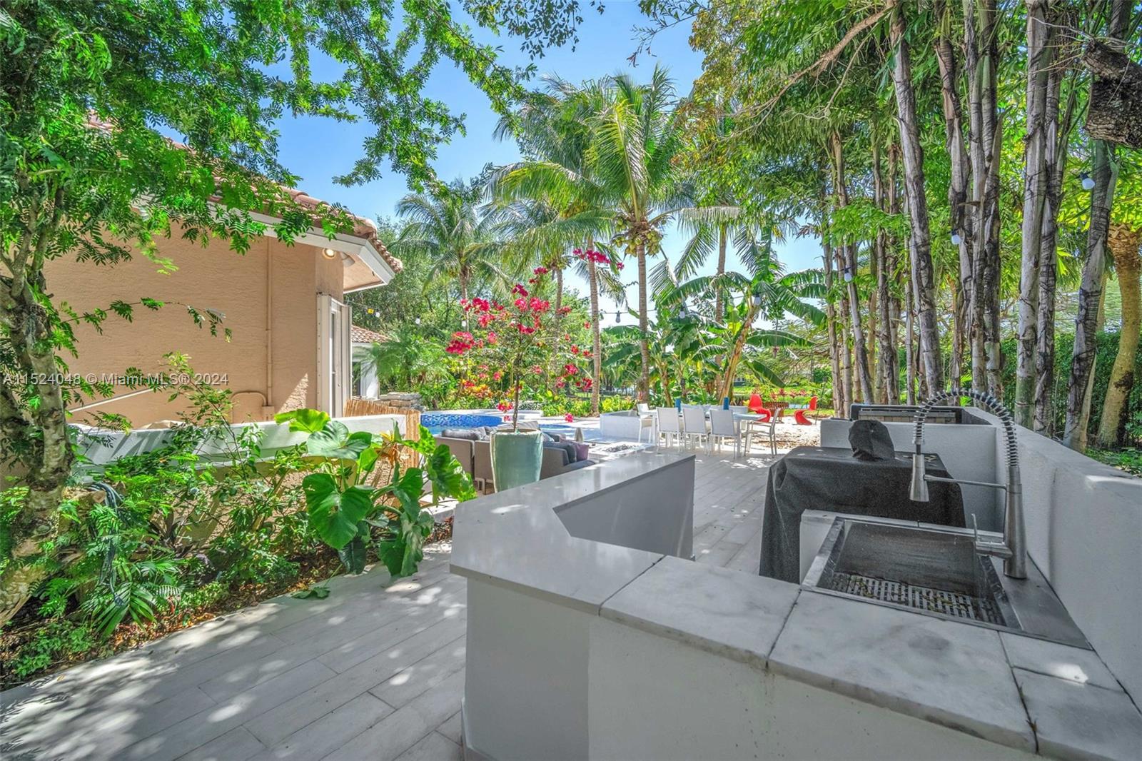 WINDMILL LAKE ESTATES - Residential