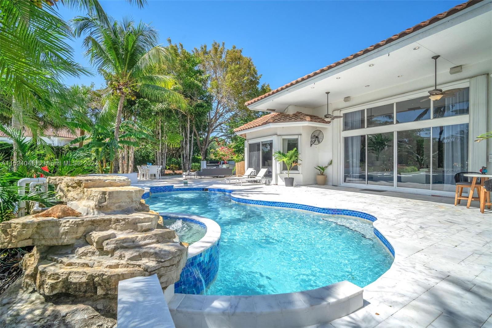 WINDMILL LAKE ESTATES - Residential