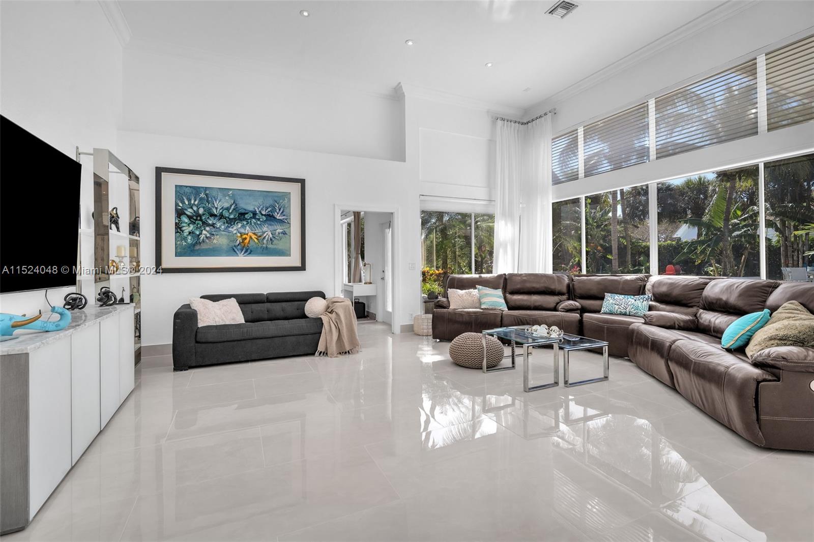 WINDMILL LAKE ESTATES - Residential