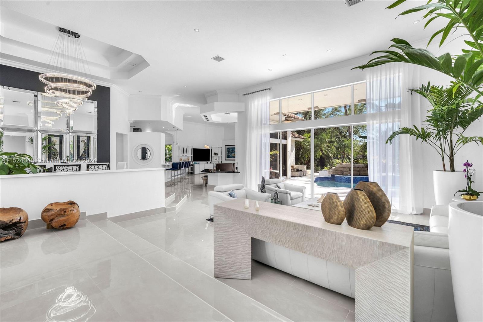 WINDMILL LAKE ESTATES - Residential