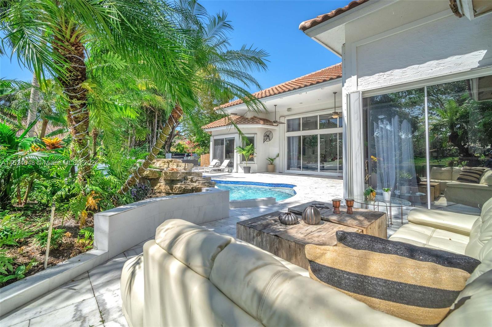 WINDMILL LAKE ESTATES - Residential