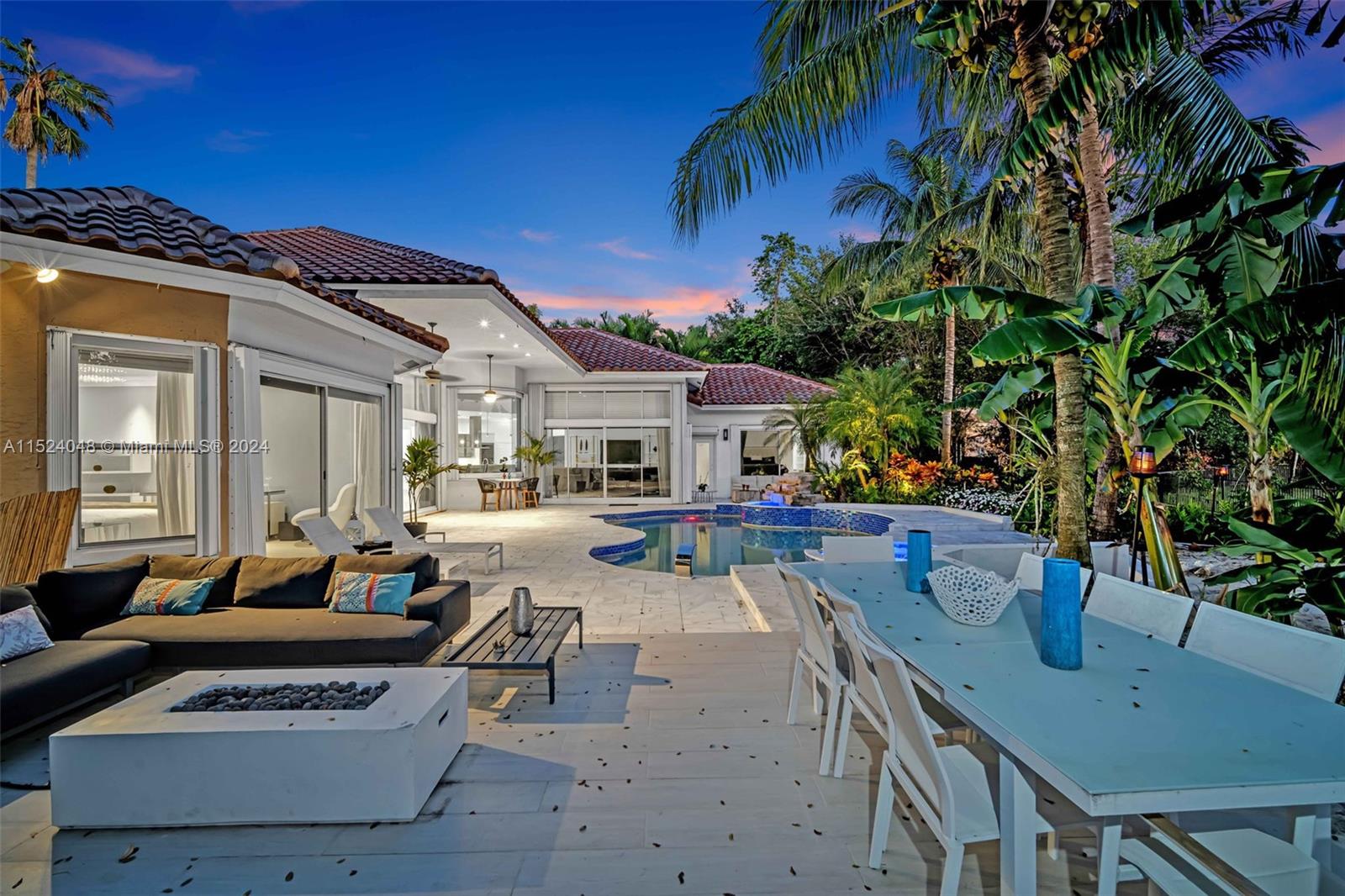 WINDMILL LAKE ESTATES - Residential