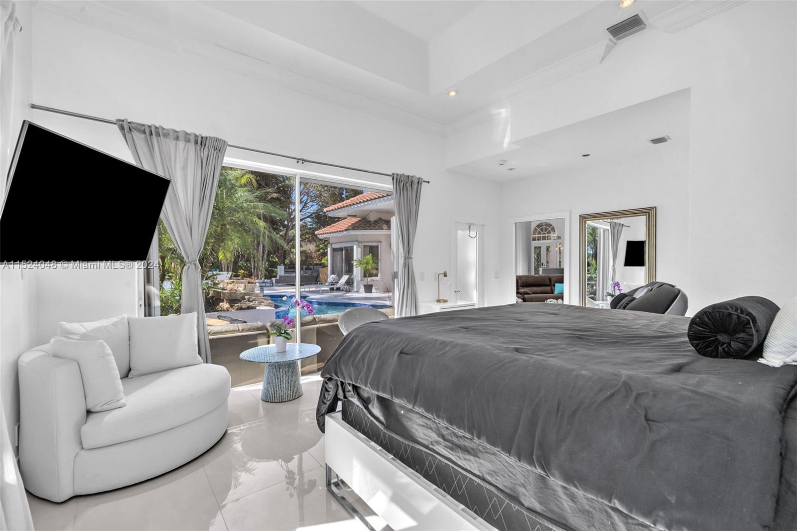 WINDMILL LAKE ESTATES - Residential