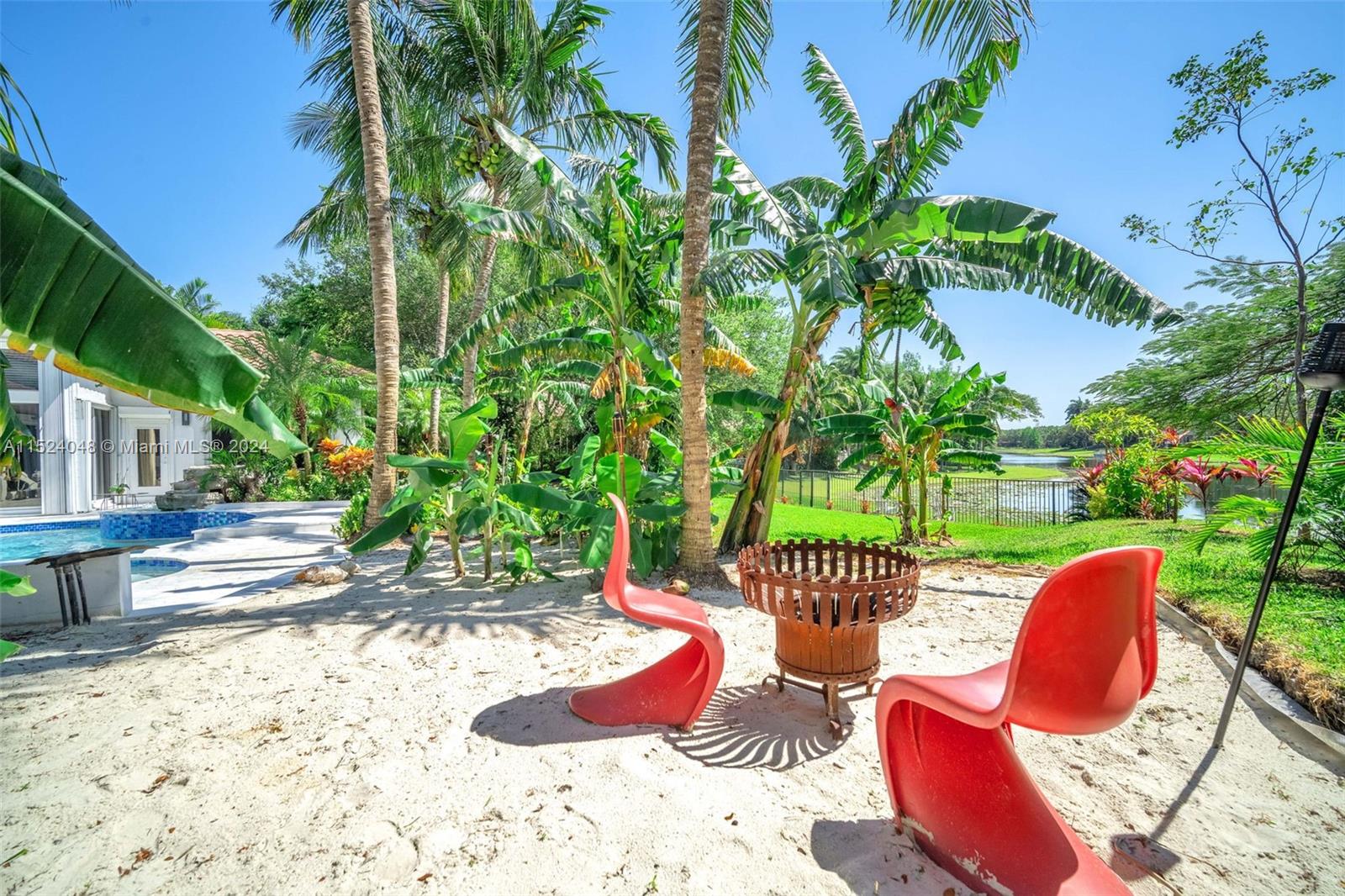 WINDMILL LAKE ESTATES - Residential