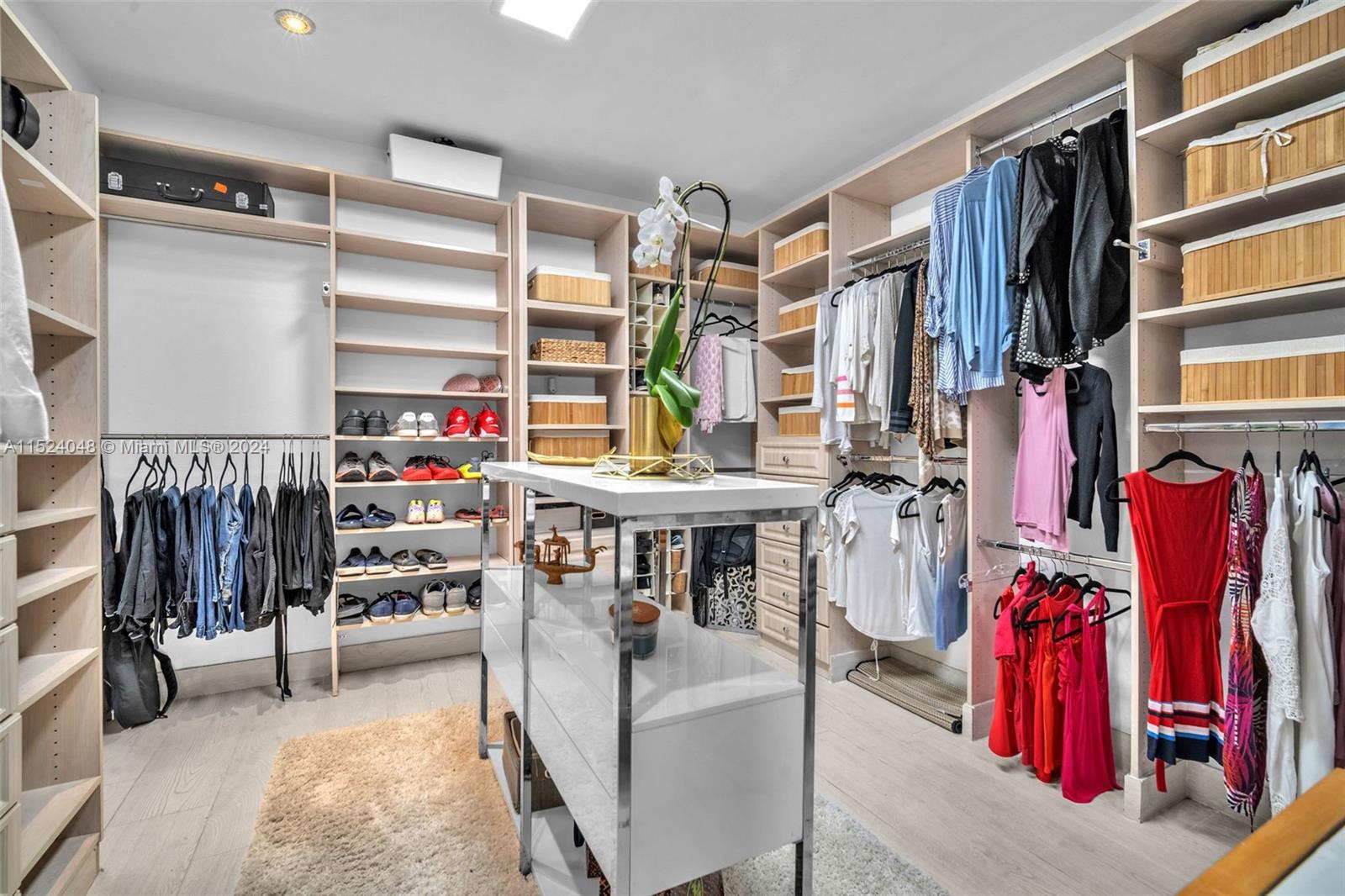 WINDMILL LAKE ESTATES - Residential