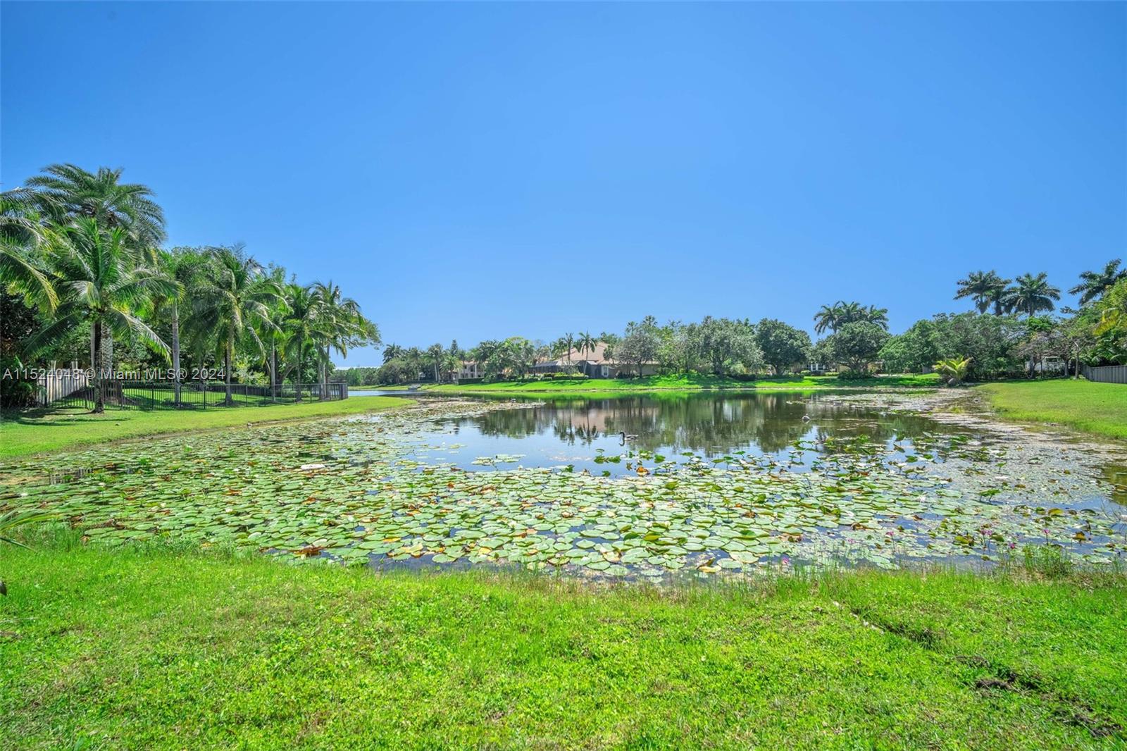 WINDMILL LAKE ESTATES - Residential