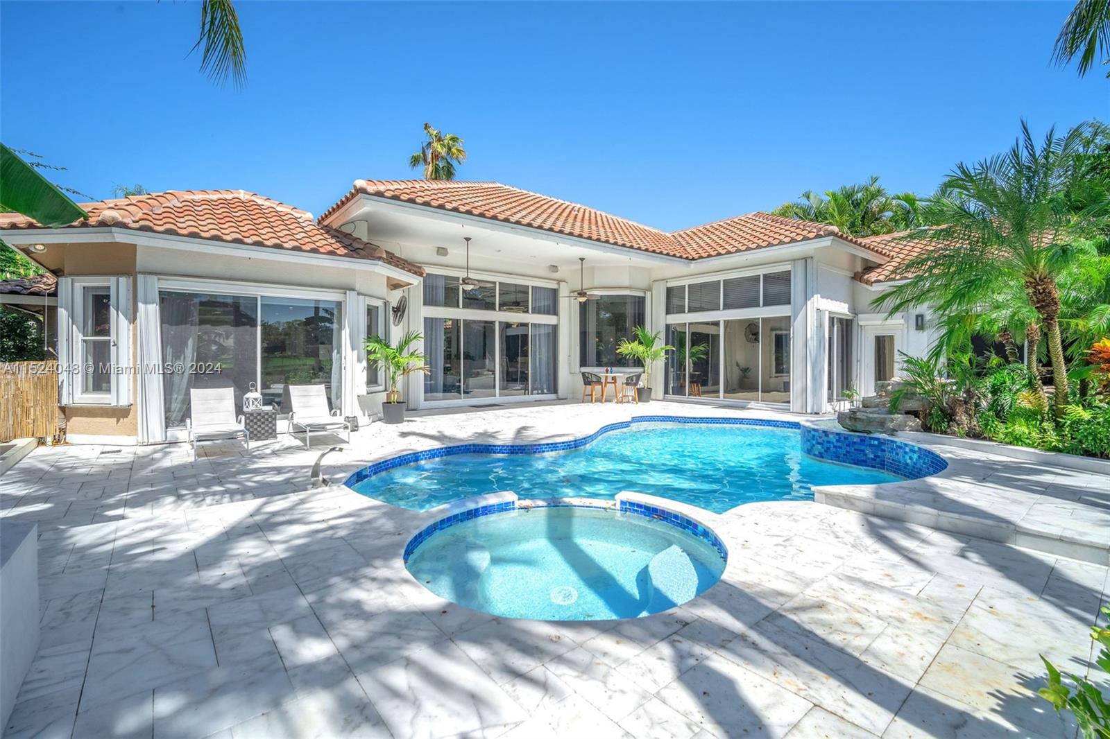 WINDMILL LAKE ESTATES - Residential