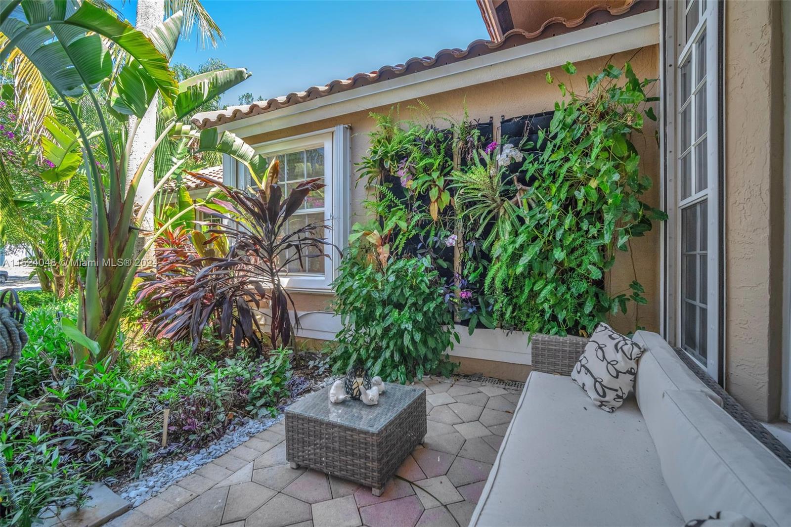 WINDMILL LAKE ESTATES - Residential