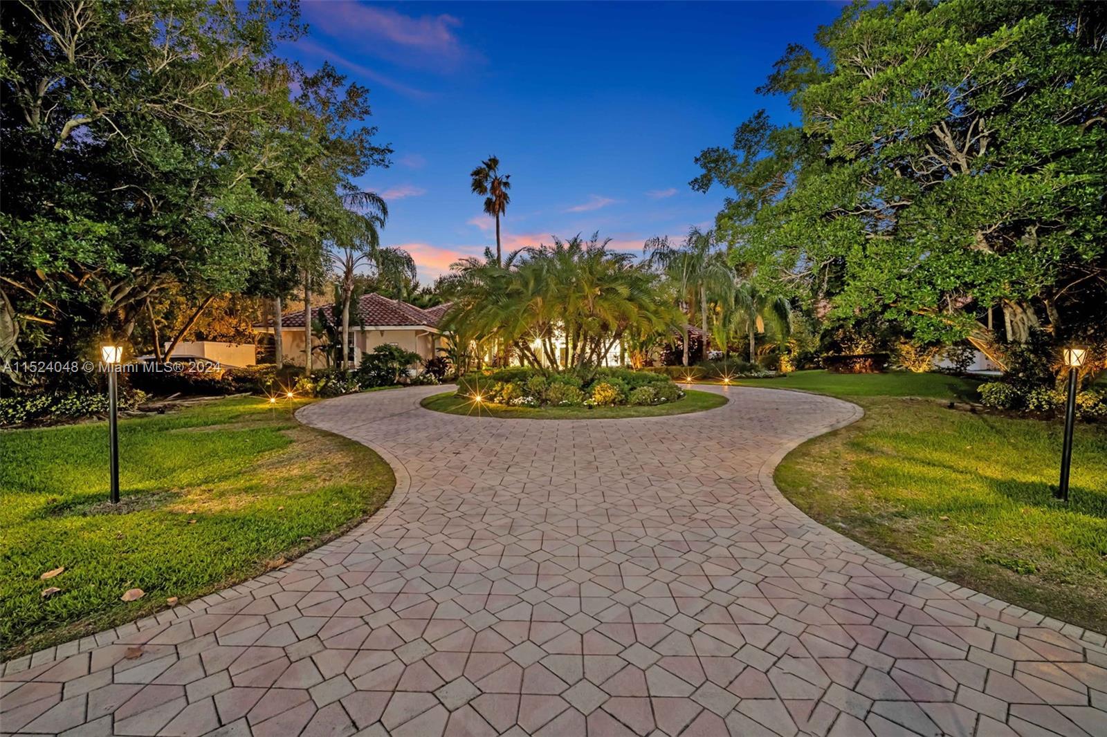 WINDMILL LAKE ESTATES - Residential