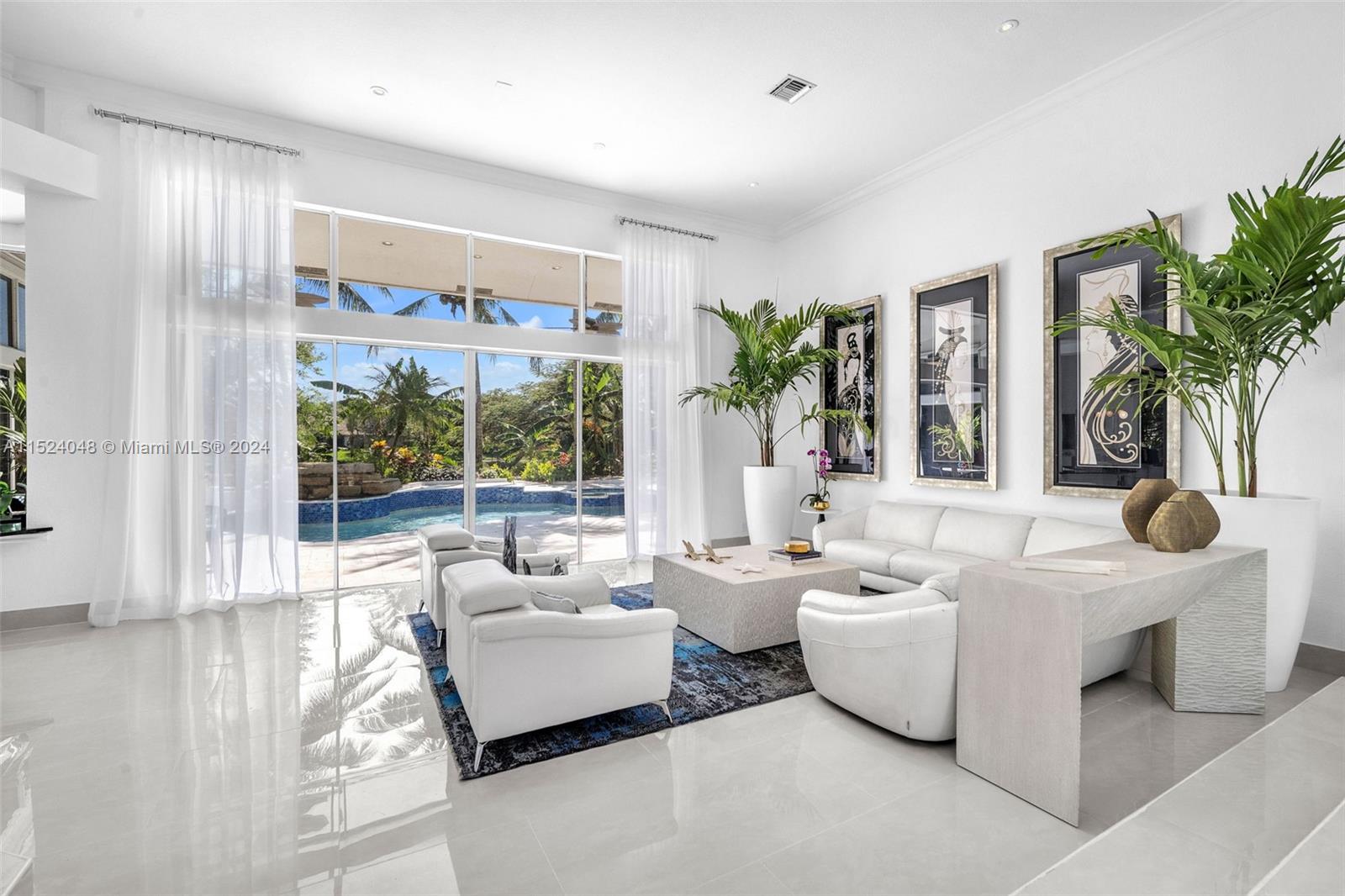 WINDMILL LAKE ESTATES - Residential