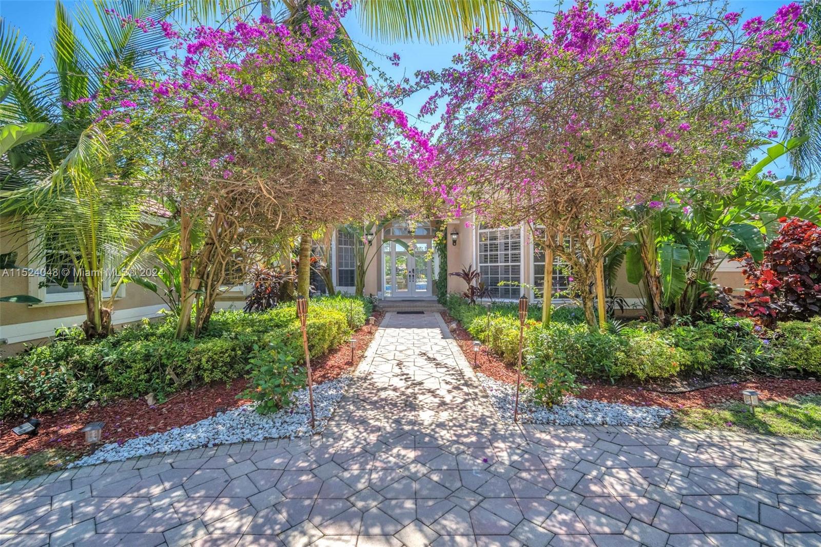 WINDMILL LAKE ESTATES - Residential