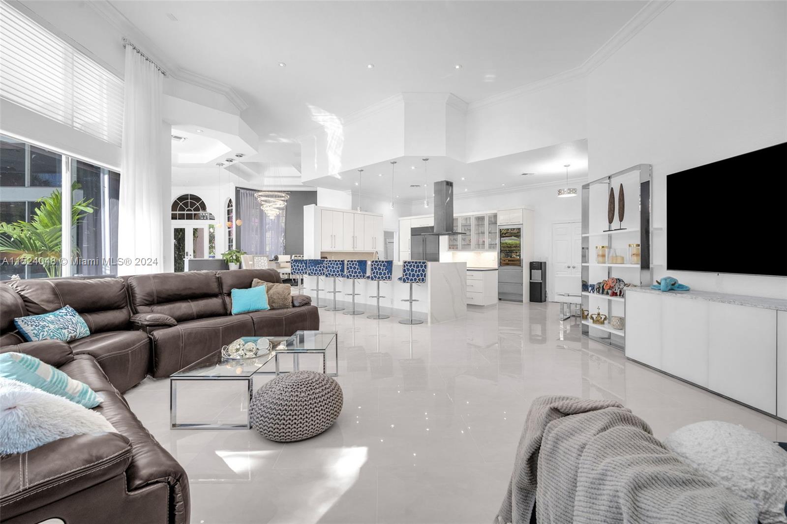 WINDMILL LAKE ESTATES - Residential