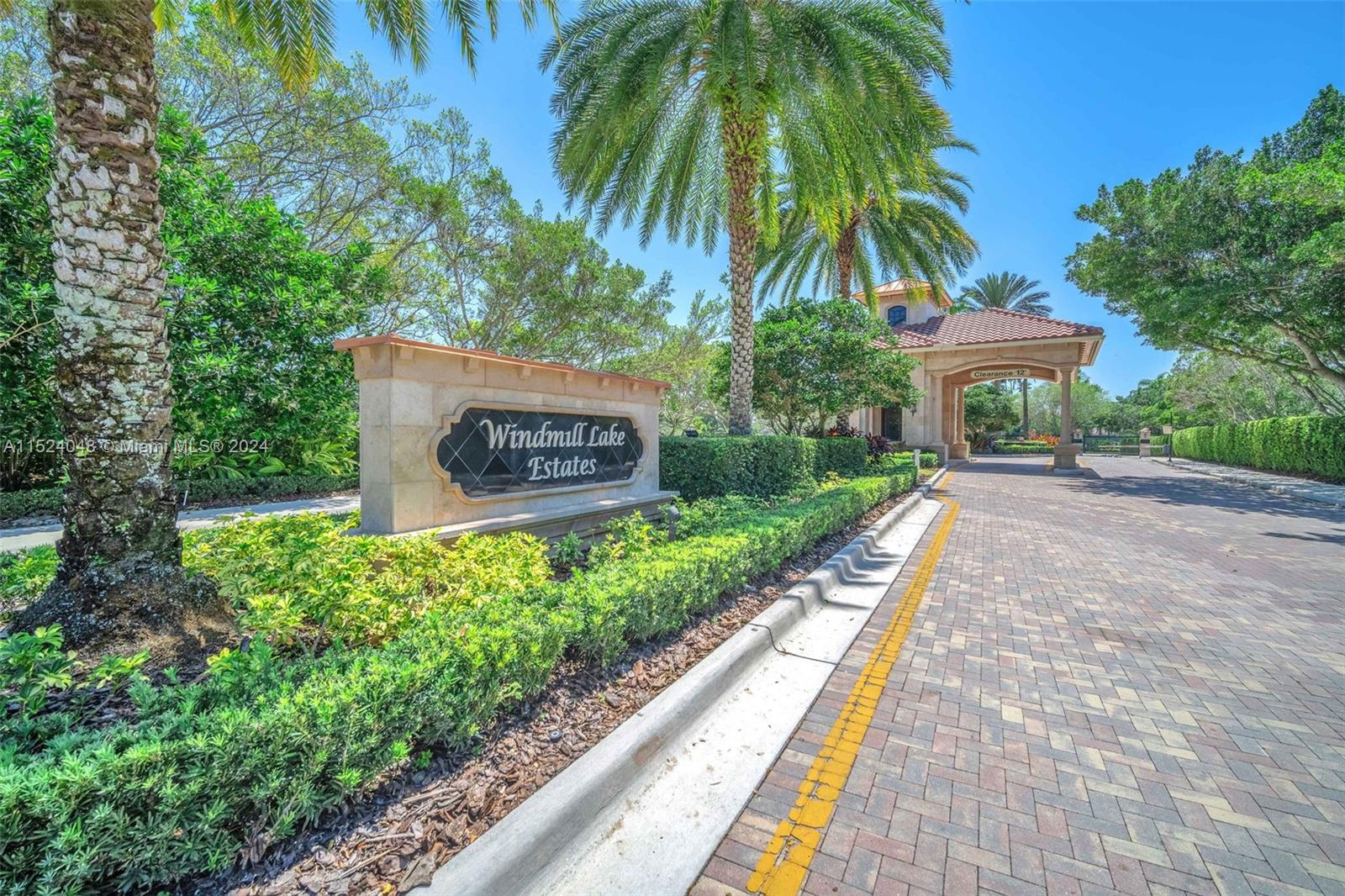 WINDMILL LAKE ESTATES - Residential