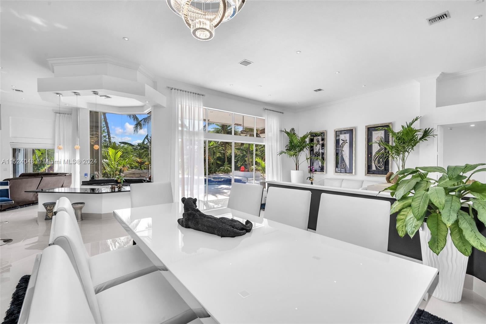 WINDMILL LAKE ESTATES - Residential